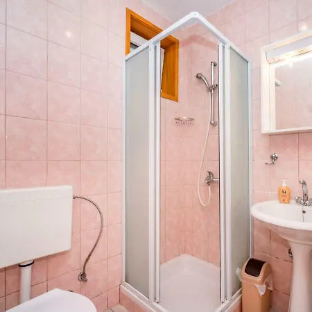 בית נופש Borovina By Interhome *