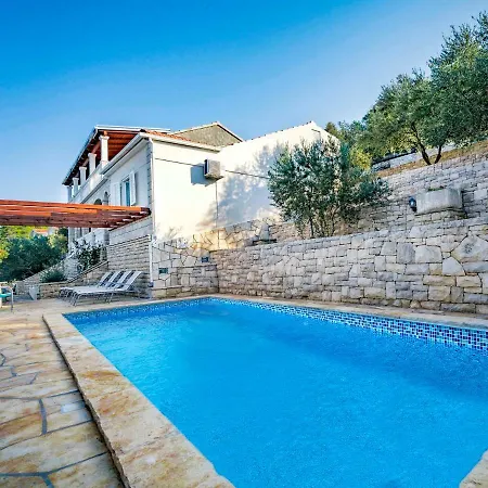 Nyaraló Borovina By Interhome