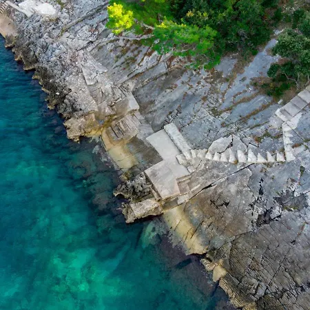 Nyaraló Borovina By Interhome