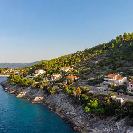 Borovina By Interhome בית נופש יאנוב