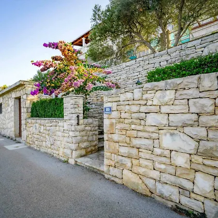 בית נופש Borovina By Interhome יאנוב