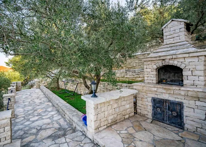 Borovina By Interhome * Prigradica